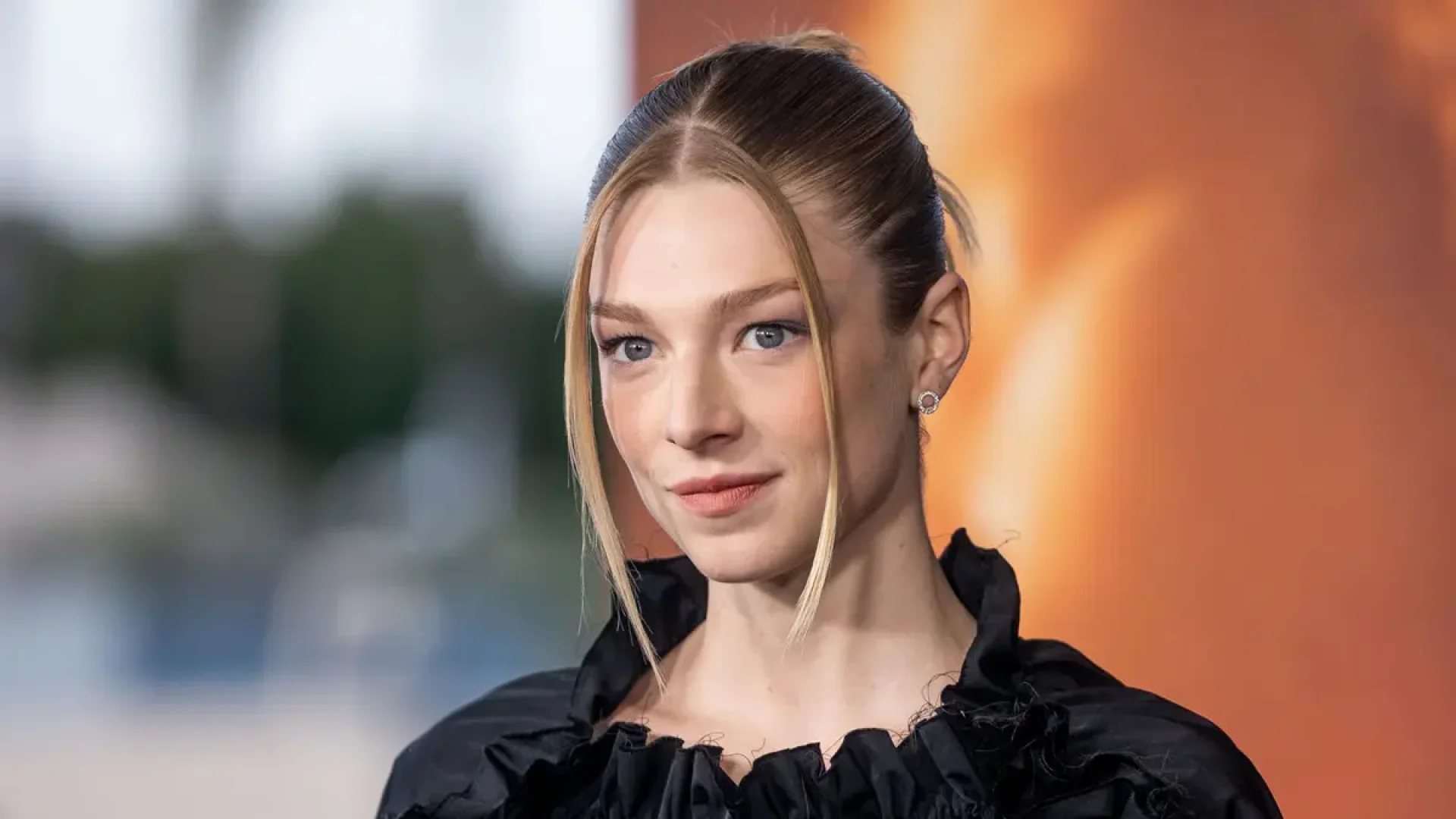 Hunter-Schafer-AuraGame